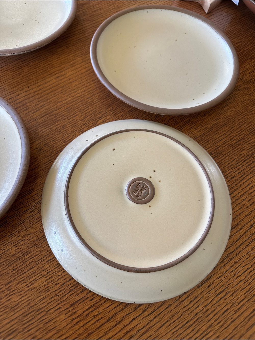 East Fork panna cotta Stoneware side Plates with Brown Rim - Set of 4 - Picture 2 of 3